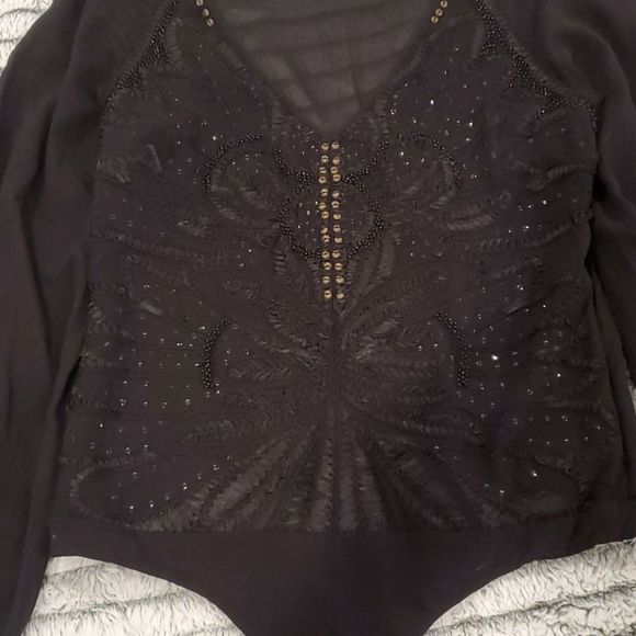 NWOT--Simply stunning Guess my Marciano bodysuit - Picture 2 of 10